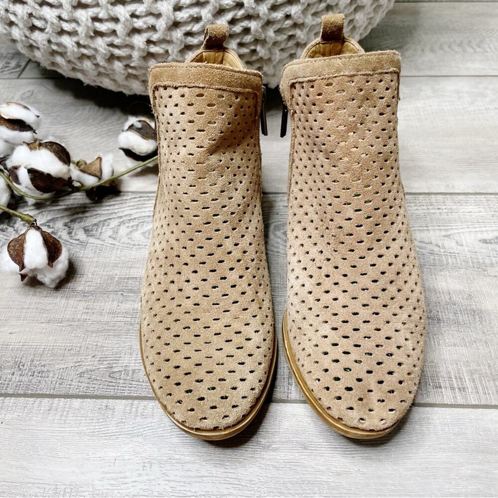 Lucky Brand Basel 3 Perforated Suede Side Zip Ankle Booties Sesame Brown Size 6M - Picture 3 of 7